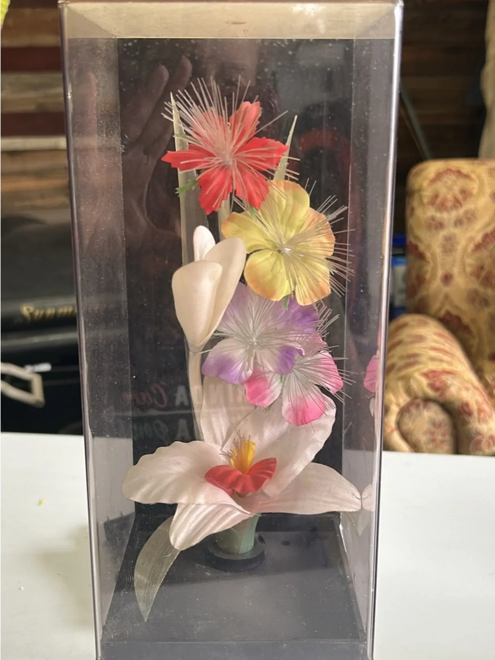 2 Fiber optic lamps with flowers and leaves inside a box. Both in bad shape